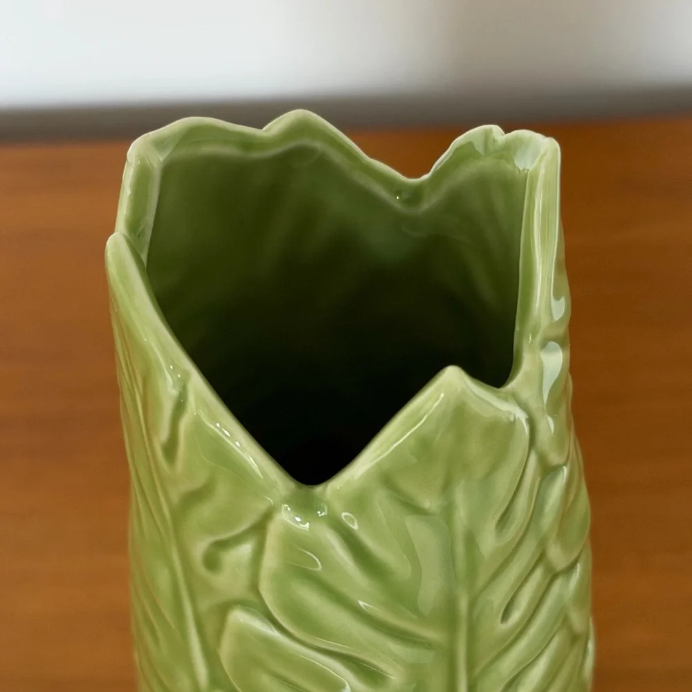 Delicate Majolica - Style Green Leaf Pattern Vase - Vintage Botanical Charm